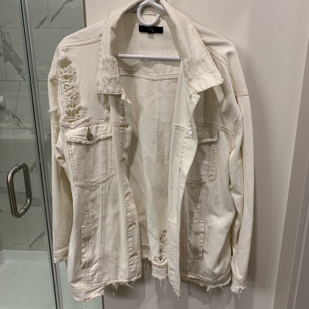 NWOT Missguided White Destroyed Denim Jacket ✨
